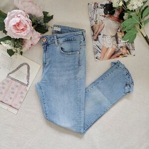 Zara Y2K Style Ruffle Bottom Light Wash Slim Jeans 8
